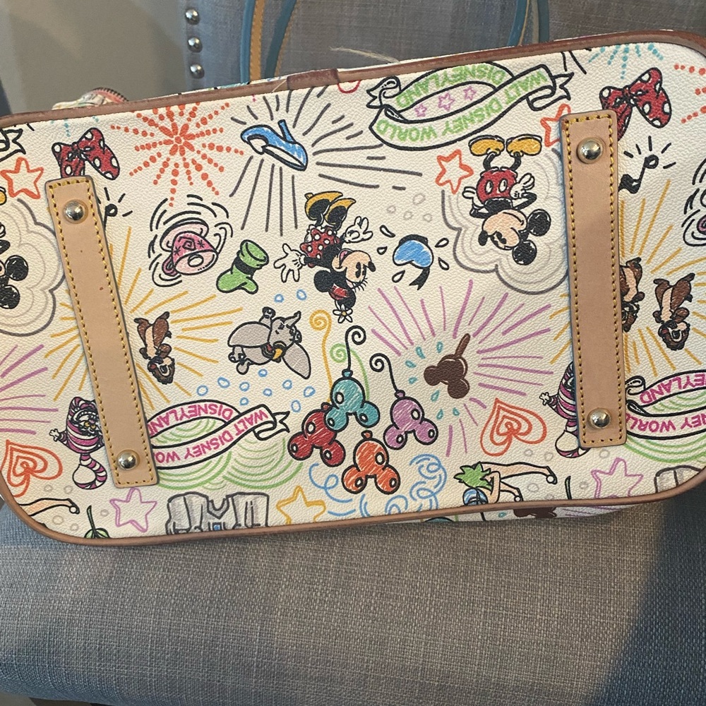 Disney sketch Dooney and Bourke large tote - Picture 8 of 9